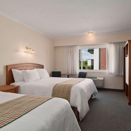 Travelodge By Wyndham Kamloops Kültér fotó